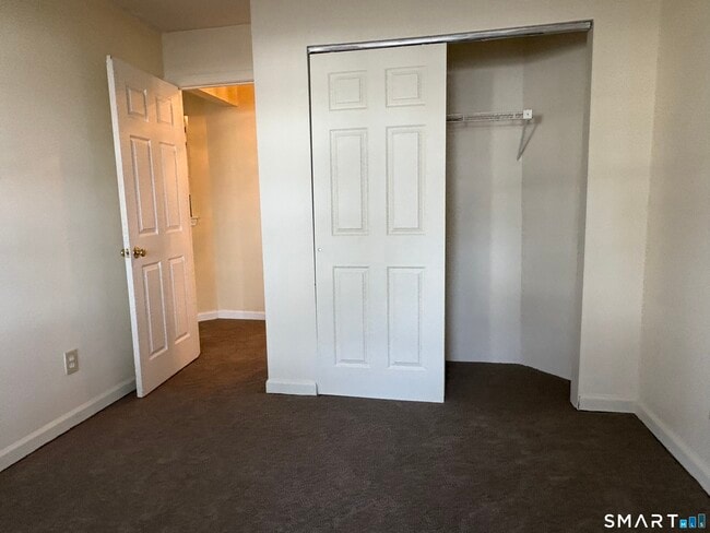 Building Photo - 15 Forest Glen Cir