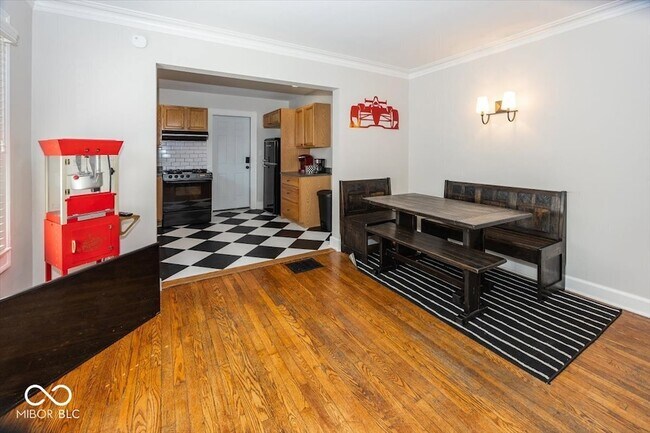 Building Photo - 6140 Winthrop Ave