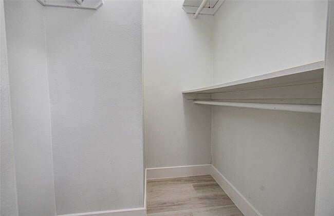 Building Photo - 13843 Rosetta Dr