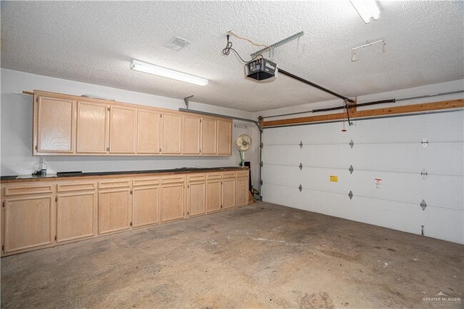 Building Photo - 1801 Crown Pointe Blvd