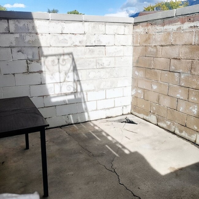 Building Photo - 1476 Lancelot Dr