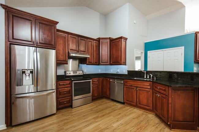 Building Photo - 137 Bristol Woods Dr