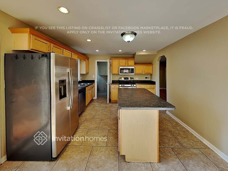 Building Photo - 8737 80th Ct