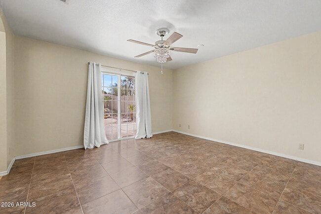 Building Photo - 933 N 94th Pl