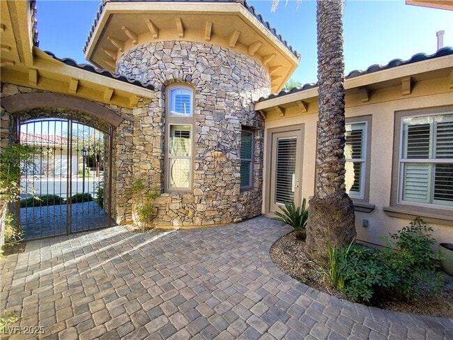 Building Photo - 23 Avenida Sorrento