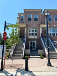 Building Photo - Beautiful brownstone in the heart of Ville...