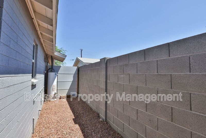 Building Photo - 825 E Alice Ave