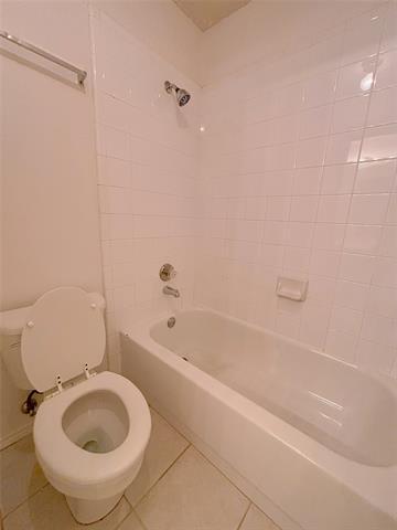 Building Photo - 1437 Sussex Dr