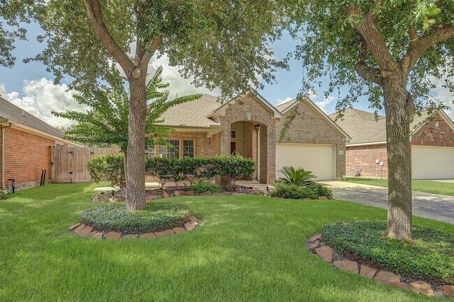 Building Photo - 16011 Belleshire Glen Ln