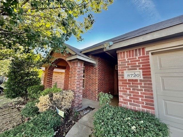 Building Photo - 8720 Flying Ranch Rd