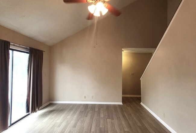 Building Photo - For Rent: Two Bedroom Two Bath Townhouse i...