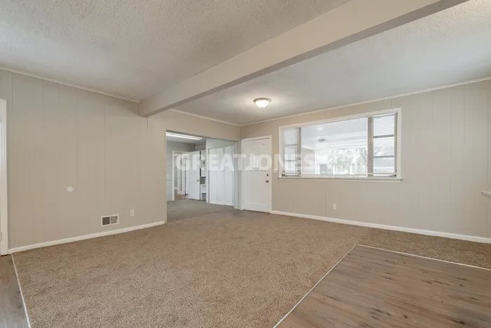 Building Photo - 2313 Westview Dr
