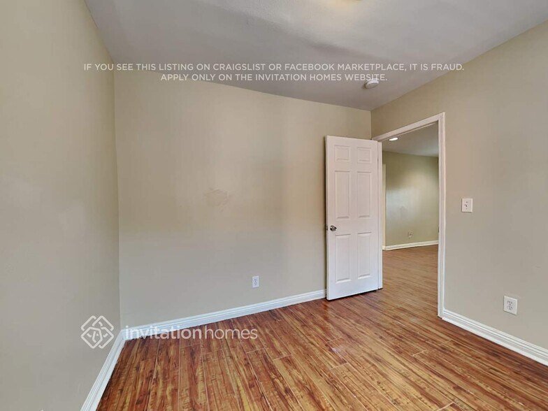 Building Photo - 523 W 102nd St