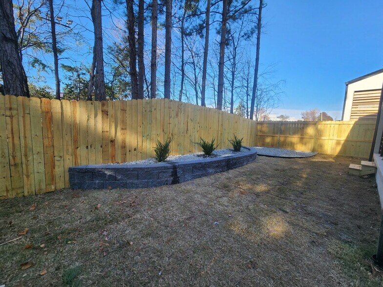 Building Photo - 137 Lakepointe Cove