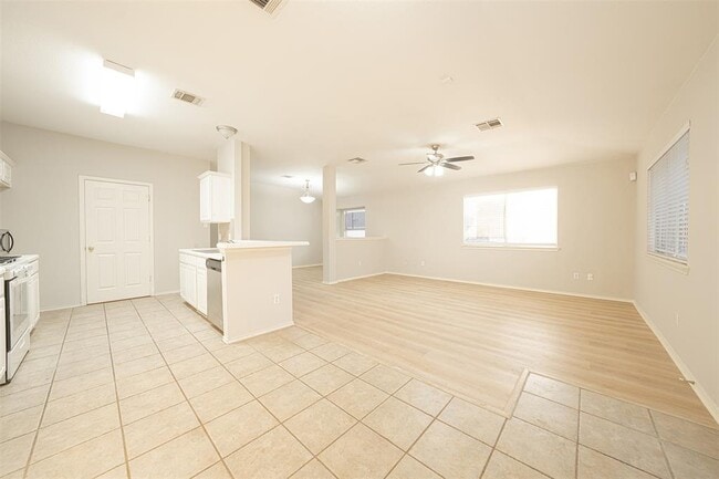 Building Photo - 3803 Top Rock Ln