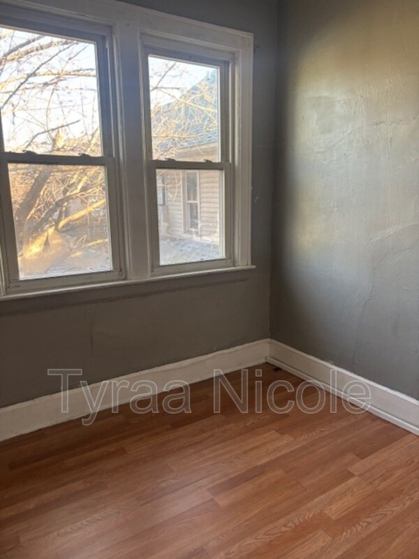 Building Photo - 3266 Pasadena St