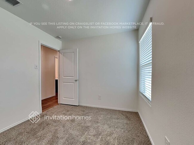 Building Photo - 2925 Greenhorn Ave