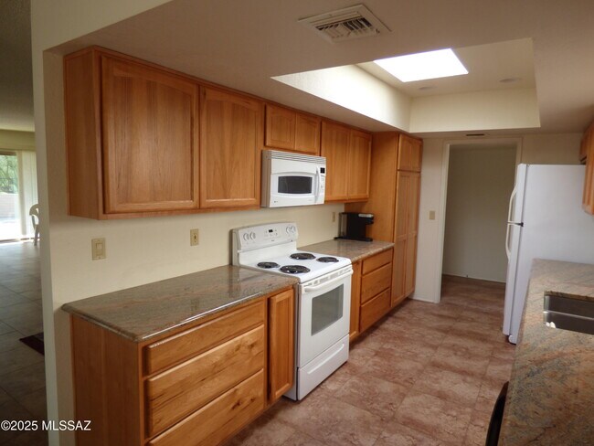 Building Photo - 5110 N Placita Del Lazo