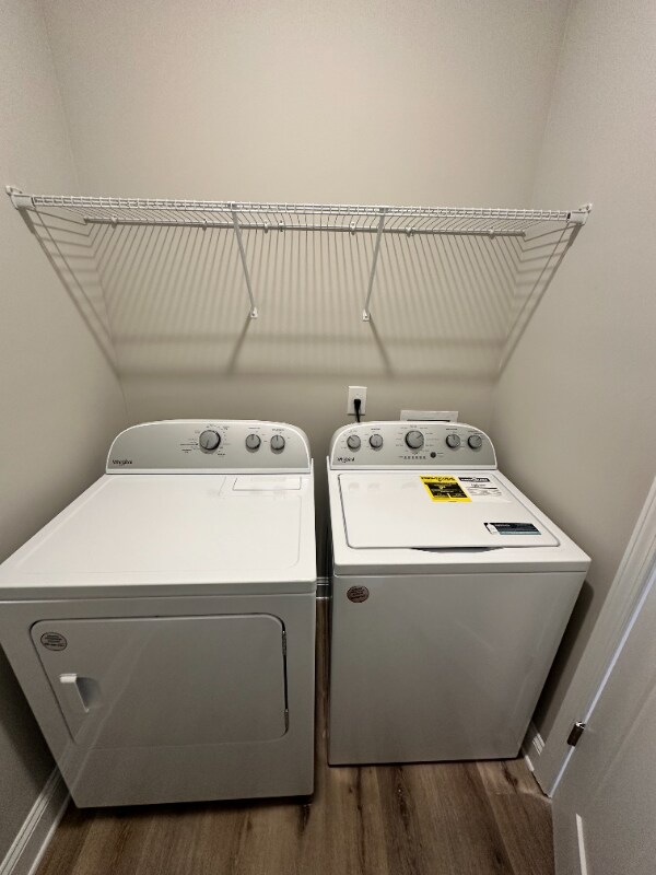 Building Photo - 300 Gardenview Ln