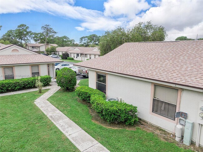 Building Photo - 2828 Stoneway Ln