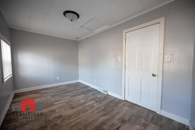 Building Photo - 505 Racine St