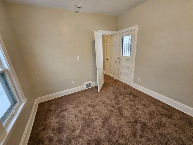 Building Photo - 3378 E 134th St