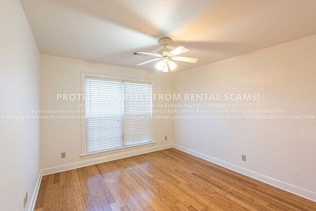 Building Photo - 4986 N Indian Oaks Trail