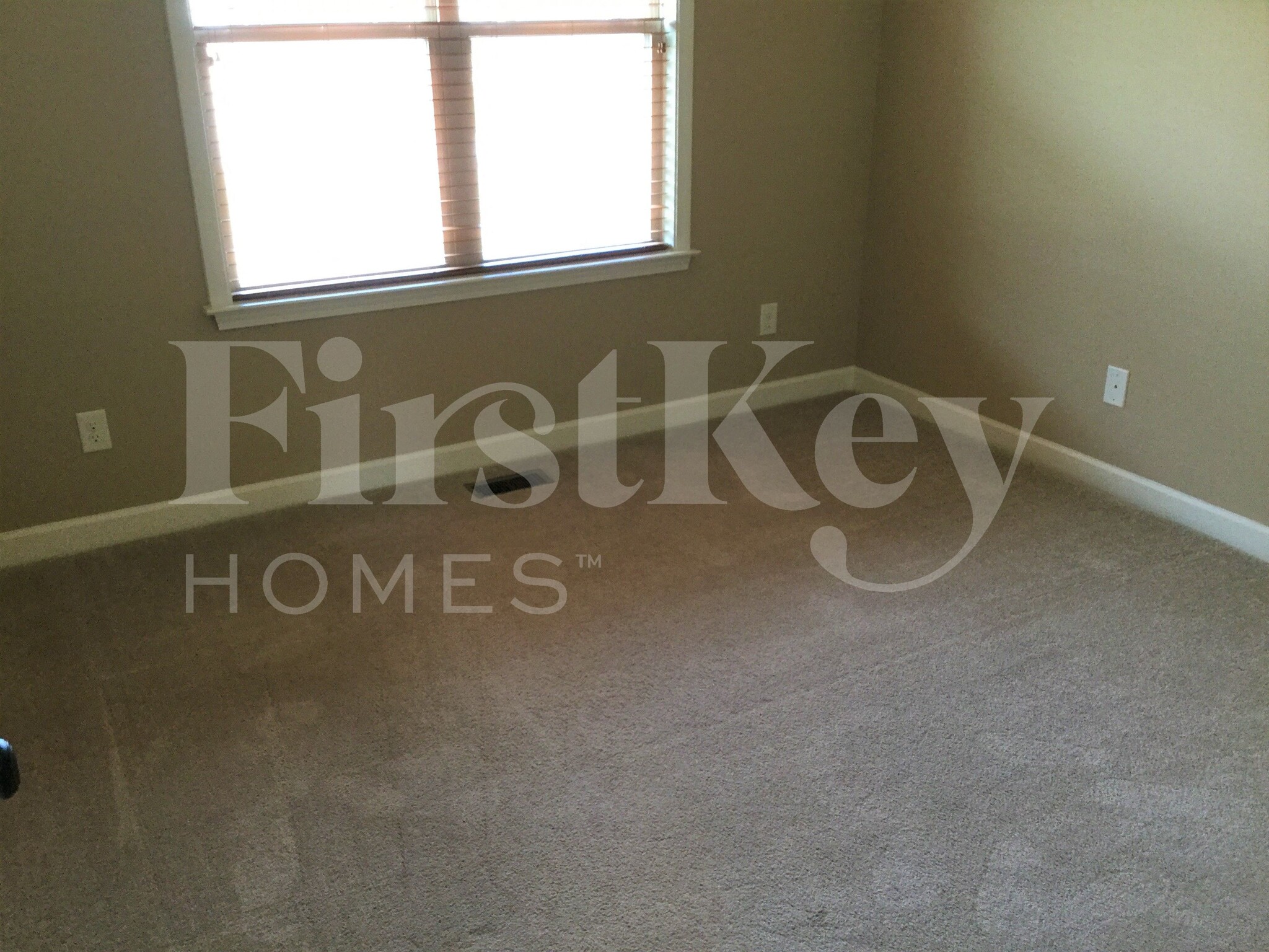 Building Photo - 293 Majestic Oak Dr