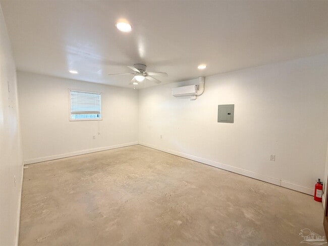 Building Photo - 220 Cordoba St