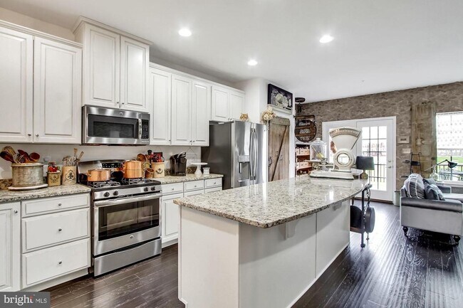 Building Photo - 927 Brechin Ln