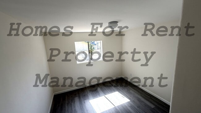Building Photo - 113 Harris Dr