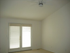 Building Photo - Ranch Style 3 Bedroom/2 Bath Home With Uni...