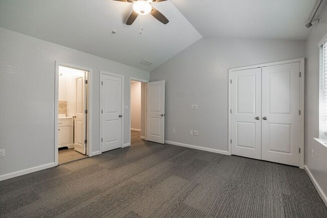 Building Photo - 1035 Barnett Shoals Rd