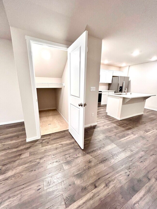 Building Photo - 10407 NE 119th Ave