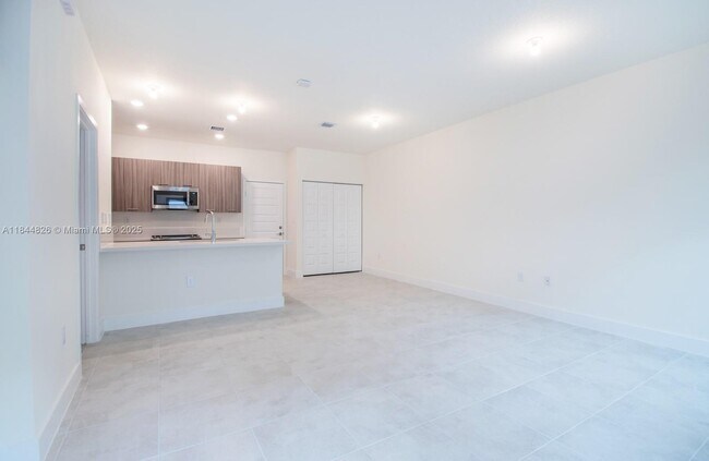 Building Photo - 4769 NW 83rd Pkwy