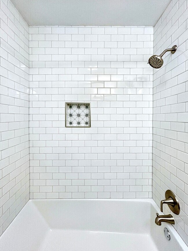 Building Photo - 1513 Cutshaw Pl