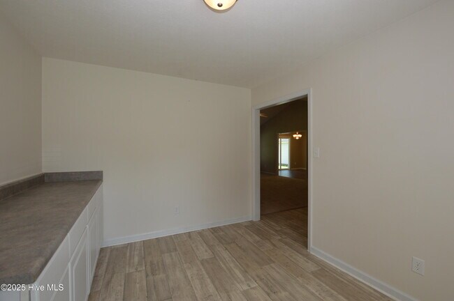 Building Photo - 120 Walnut Hills Dr