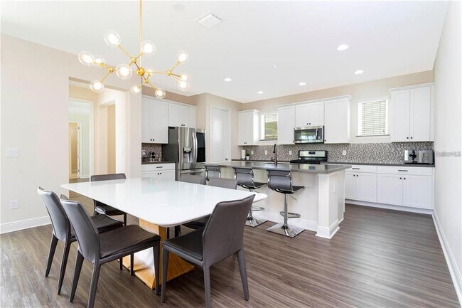Building Photo - 15602 Sunquat Dr