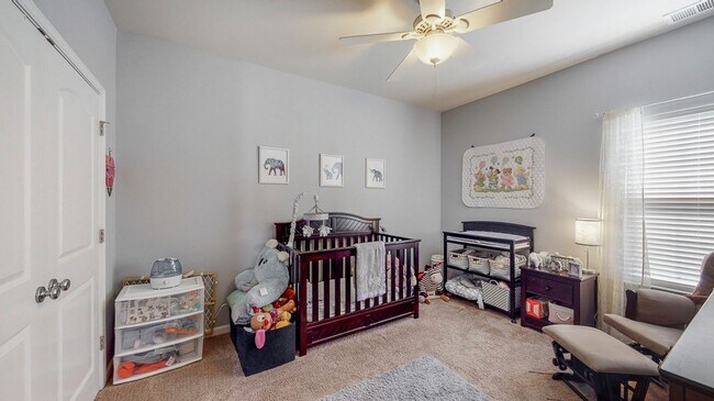 Building Photo - 3 bedrooms, 2 bathrooms in the City of Ric...