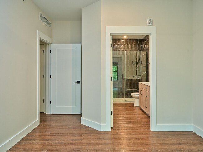 Building Photo - Tributary 50 Unit 209