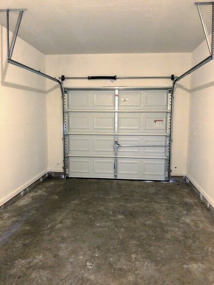 1-Car Garage - 126 E Ball Rd
