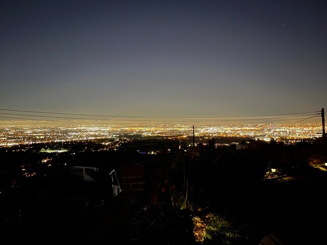 Building Photo - 19 Bronco Dr