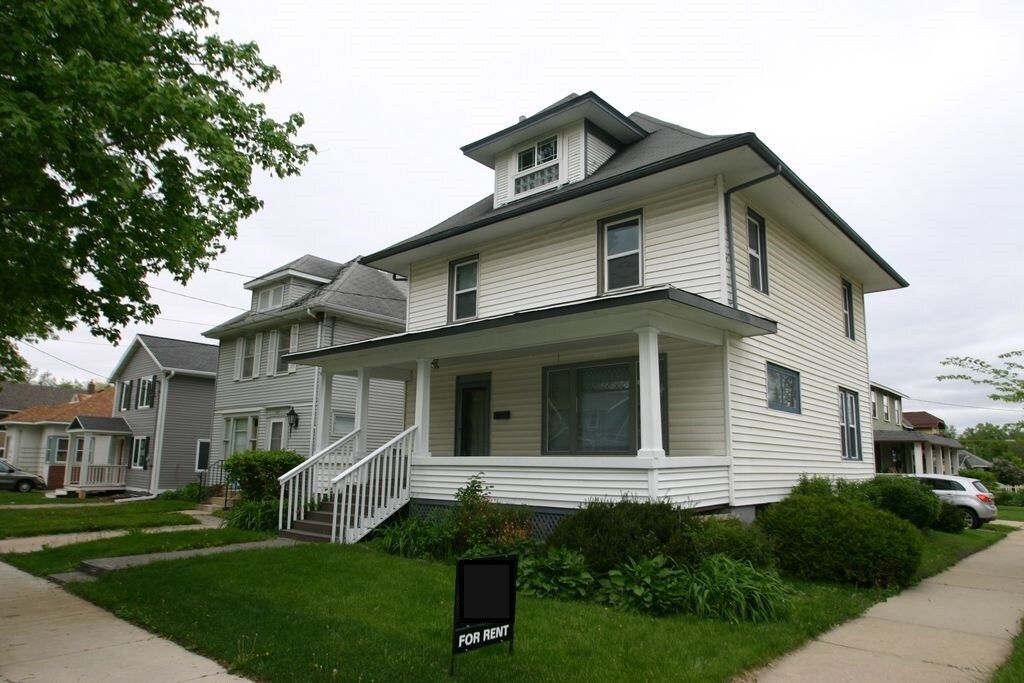 Building Photo - 701 3rd St NW