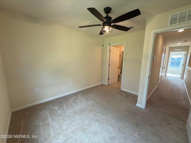 Building Photo - 82 Whispering Brk Dr