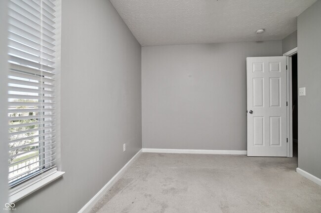 Building Photo - 10856 Trailwood Dr