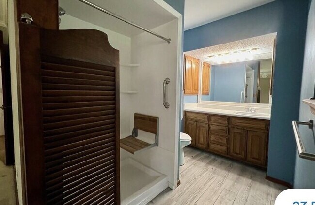 Building Photo - "Charming 3-Bedroom Haven with 2 Baths and 2350 Sq. Ft. of Spacious Living in Springdale!"