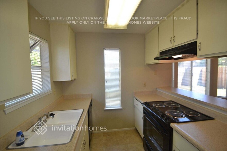 Building Photo - 243 Madera Ct