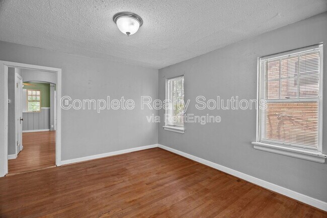 Building Photo - 8028 Wynwood Dr