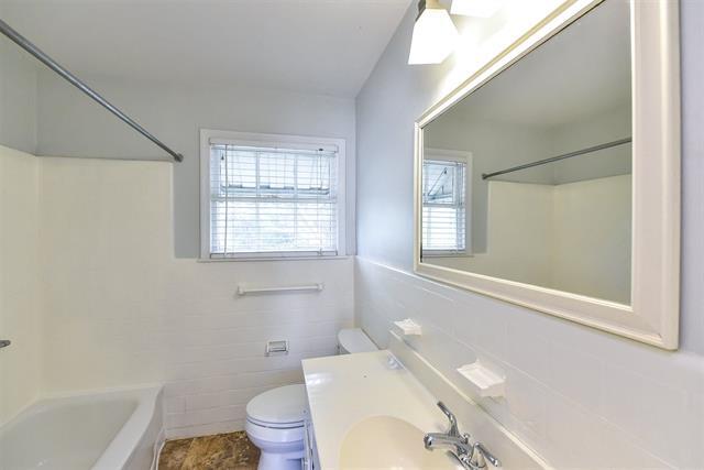 Building Photo - 4004 Anita Ave