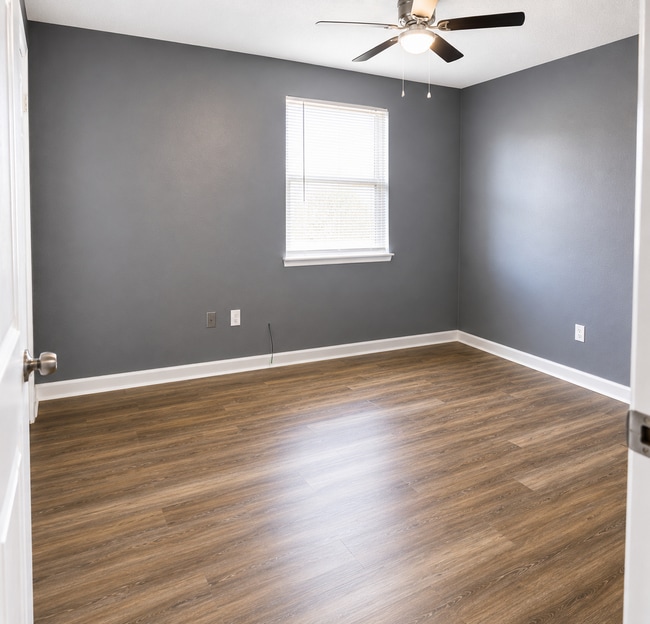 Building Photo - 212 Wright Cove